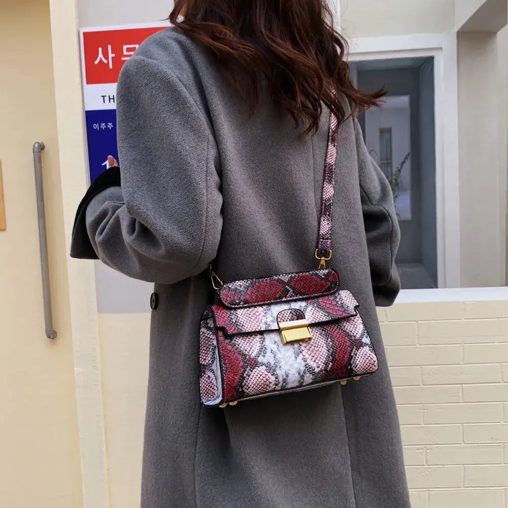 PU Leather Snakeskin Print Crossbody Bag eprolo
